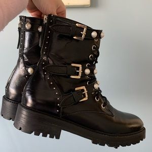 Zara leather boots with pearls